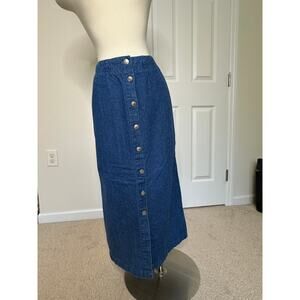 LL Bean vintage button down denim skirt, vintage size 6 (fits like a 2/4)